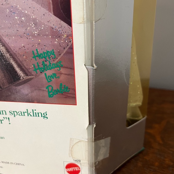 1992 Happy Holiday Barbie Collectable Doll by Mattel - Picture 12 of 12
